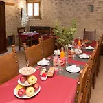 Castello Di Aparthotel Giomici