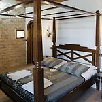 Castello Di Aparthotel Giomici