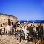 Castello Di Apartahotel Giomici