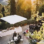 Castello Di Aparthotel Giomici