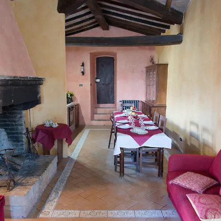 Castello Di شقة فندقية 4*