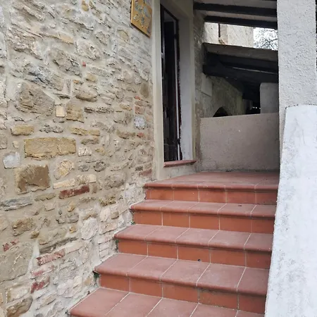 Castello Di 3* Giomici