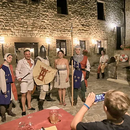 Castello Di 아파트호텔 Giomici