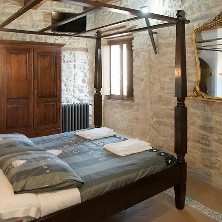 Aparthotel Castello Di