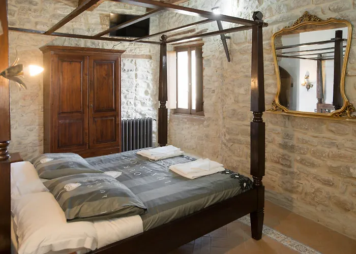 Castello Di Aparthotel