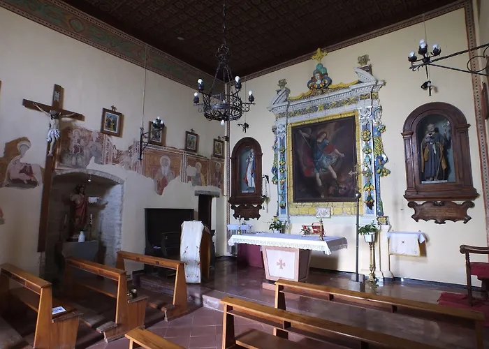 Castello Di Aparthotel Giomici