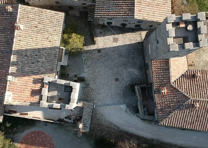 Castello Di Apartahotel